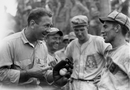 Phil Rizzuto, Yankees Hall of Fame shortstop, dies at 89, Sports