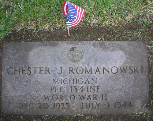 Chester J Romanowski grave